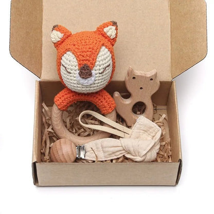 Coffret Cadeau de Naissance – Hochet crocheté, anneau de dentition, attache tétine en bois - Renard- Le monde des pitchounes